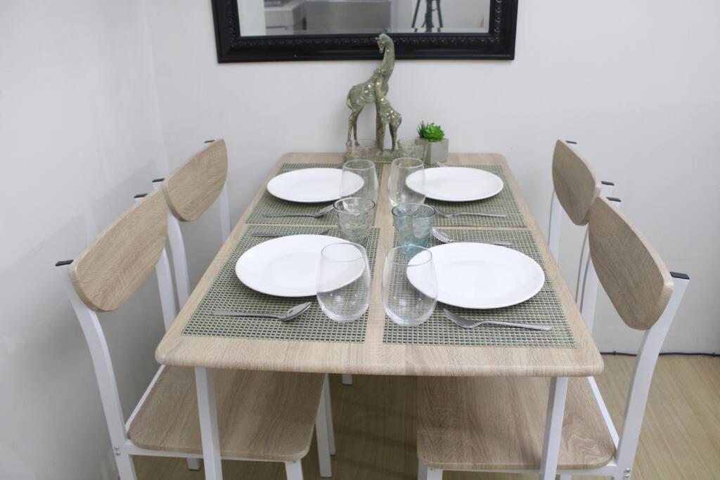 Huge A2J Executive Luxury 1Br Suite Near Abs Cbn, Gma Manila Exterior photo