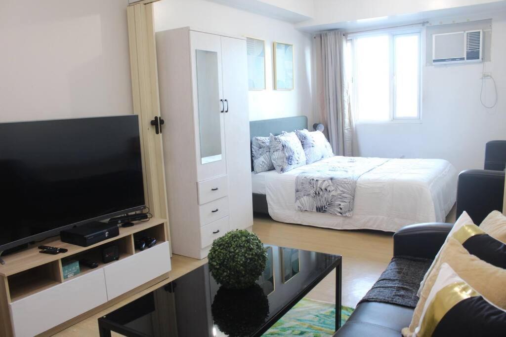 Huge A2J Executive Luxury 1Br Suite Near Abs Cbn, Gma Manila Exterior photo