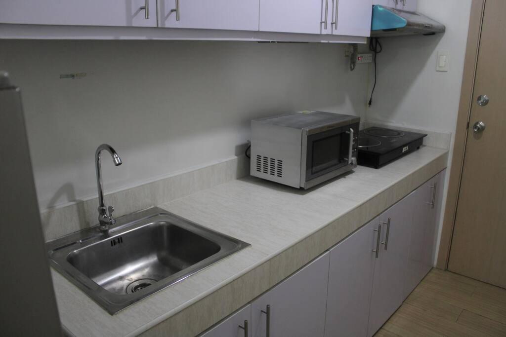 Huge A2J Executive Luxury 1Br Suite Near Abs Cbn, Gma Manila Exterior photo